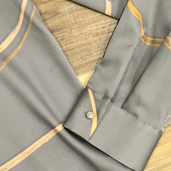 Reiss Pippy Abstract Printed Blouse Gray Sz 10 Satin V Neck Relaxed Fit NWOT - Picture 9 of 13